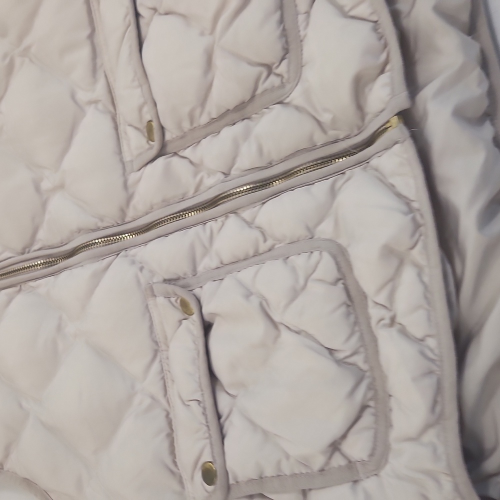 Woolrich Womens Quilted Puffer Vest. Beige. Size M - Picture 4 of 10